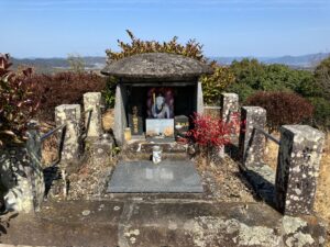 波切不動明王尊　岩野山山頂　熊本市北区植木町